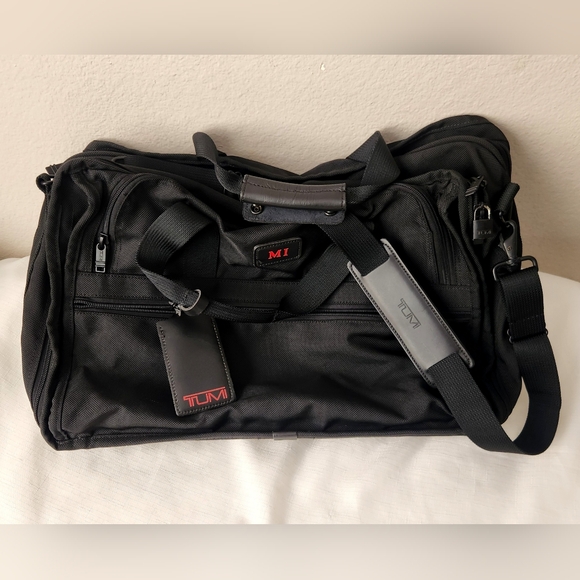 Tumi Canvas weekender Messenger travel Bag Black multiple Pockets Storage w/ Key - Picture 1 of 16
